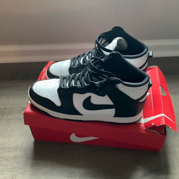 NIKE DUNKS TWO PAIR - Picture 12 of 15